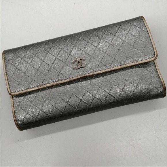 Chanel Gray Quilted Women's Clutch - Picture 1 of 9